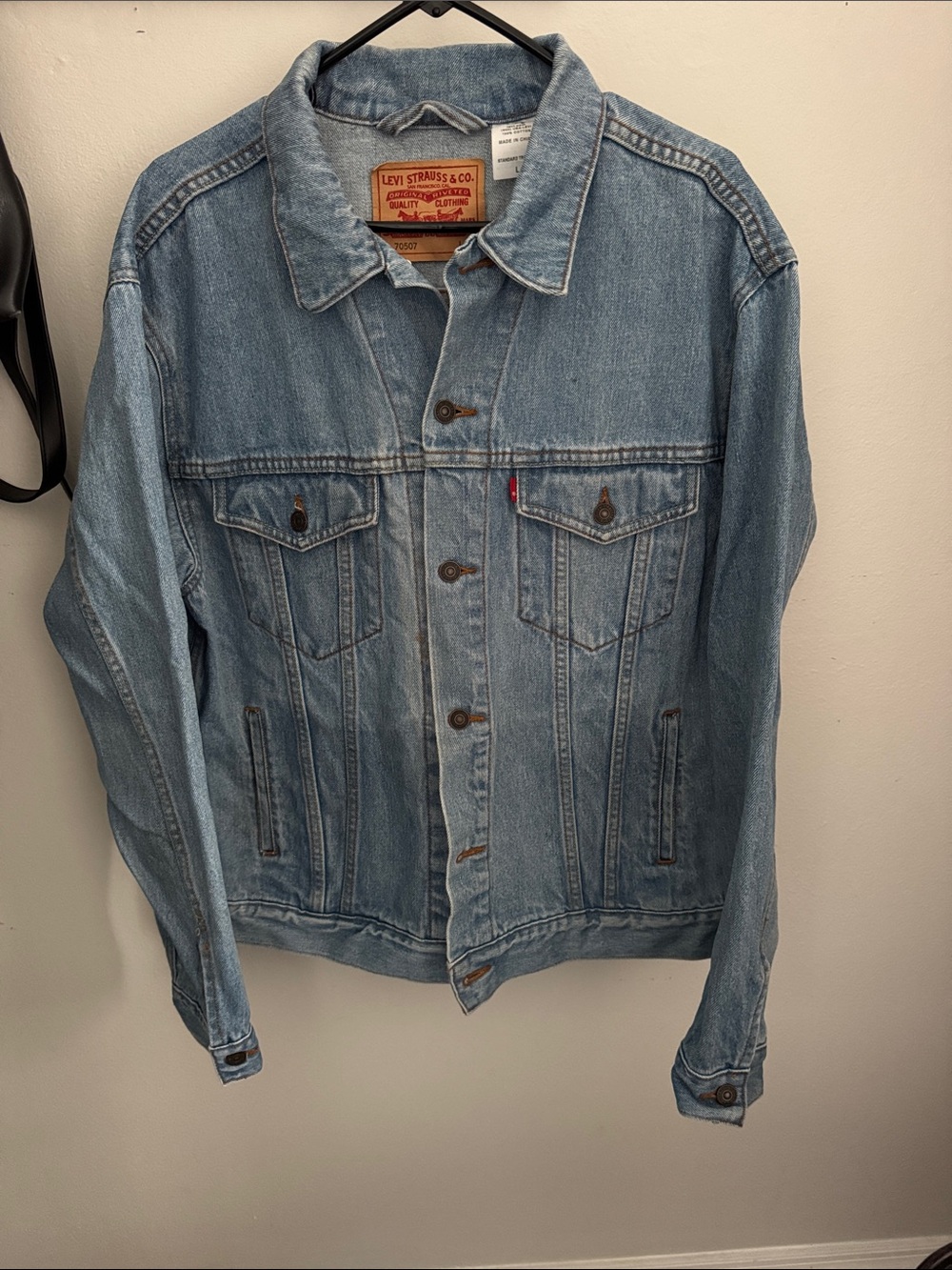 Levi's Light Blue Denim Jacket - Classic Trucker Style